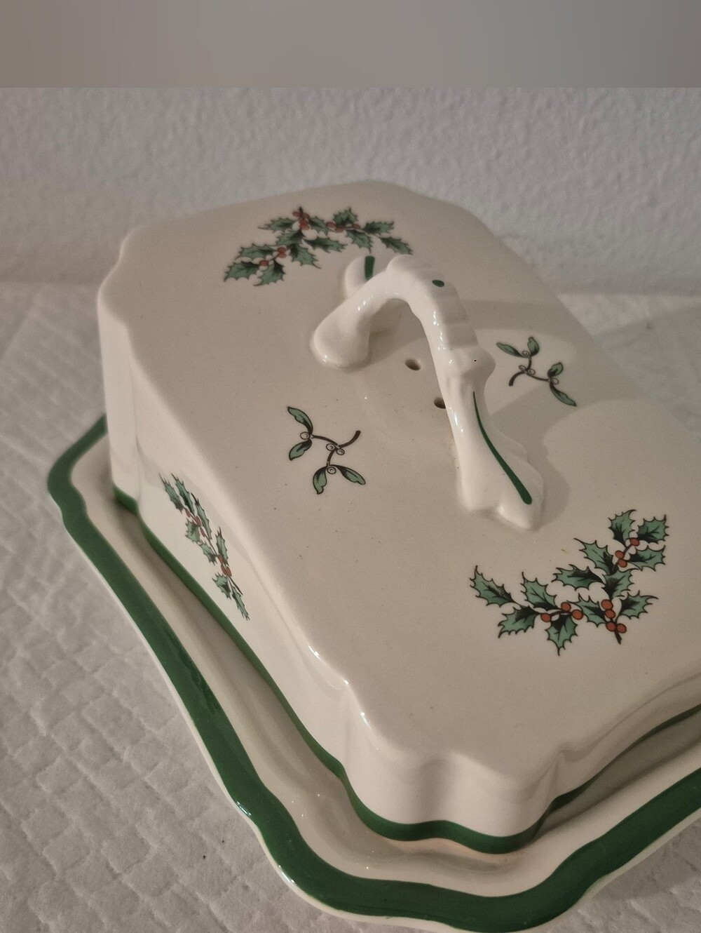 Vintage 1986 Spode Christmas Tree Covered Cheese Dish & Tray England (Lid Stain)